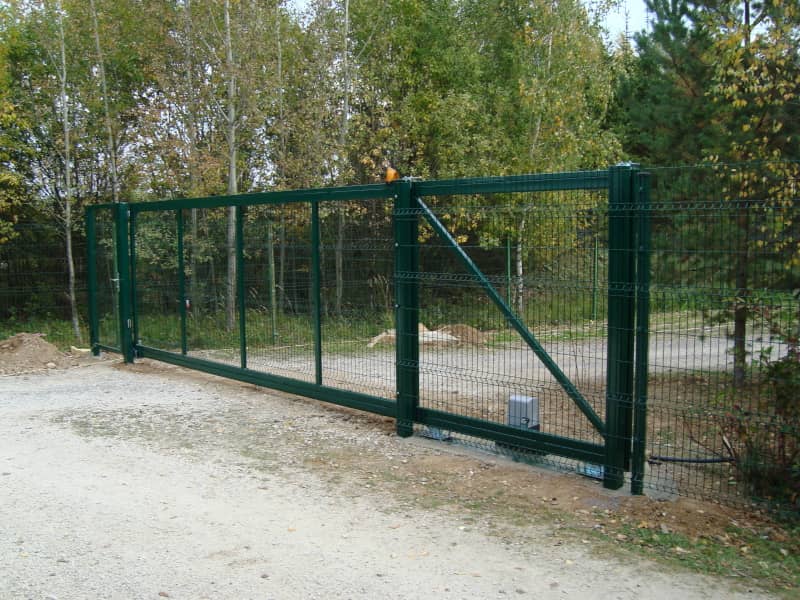 Сетчатый забор DoorHan в Вятских Полянах с установкой