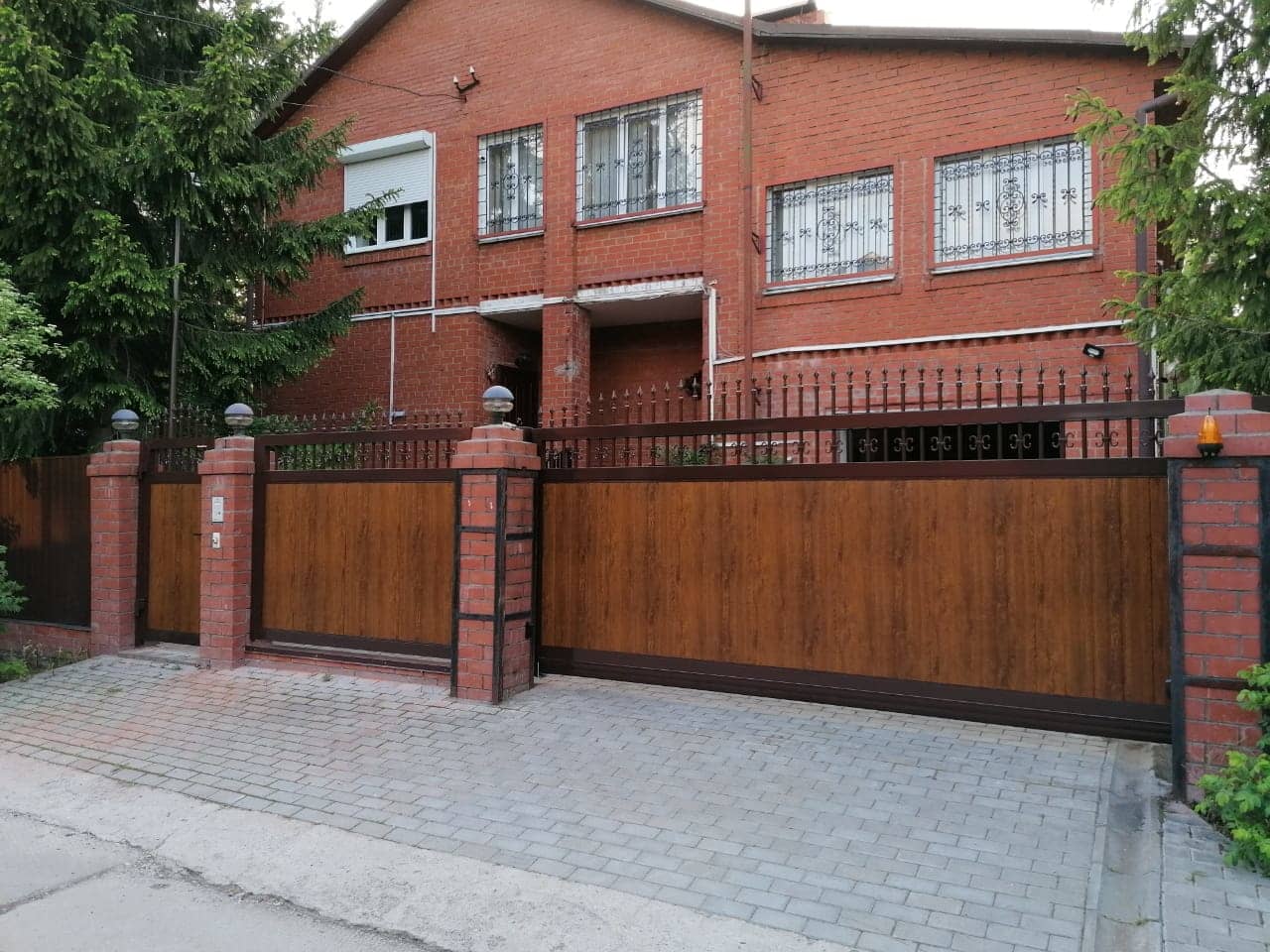 Уличные ворота DoorHan в Вятских Полянах с установкой